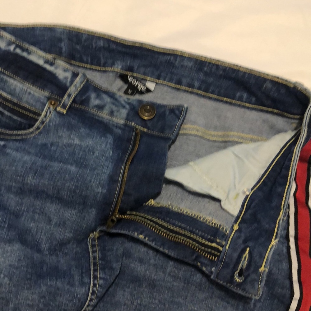 STRETCHY DISTRESSED DENIM SKIRT (12) - Picture 10 of 11